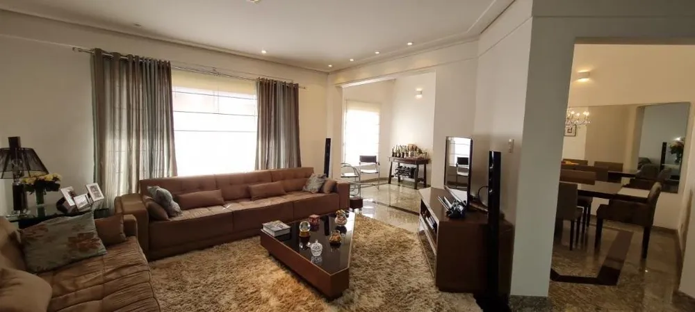 Casa, 3 quartos, 326 m² - Foto 1