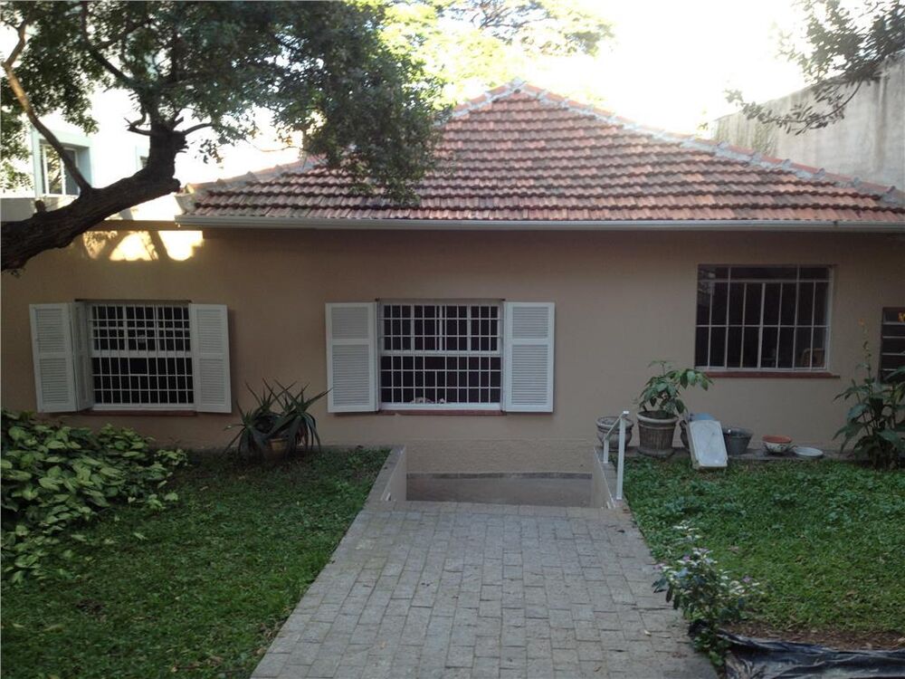 Casa à venda e aluguel com 4 quartos, 255m² - Foto 1