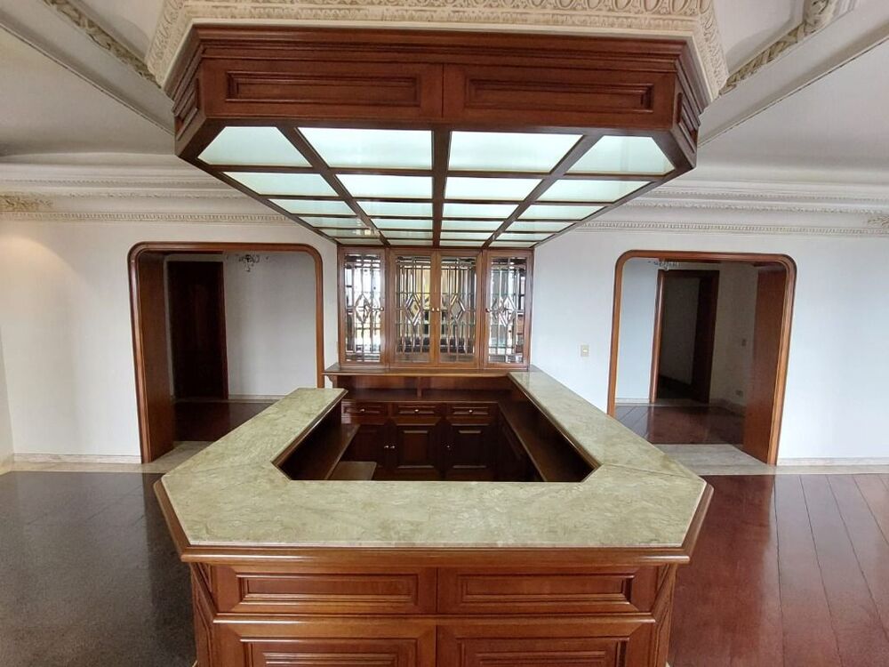 Apartamento para alugar com 4 quartos, 465m² - Foto 1