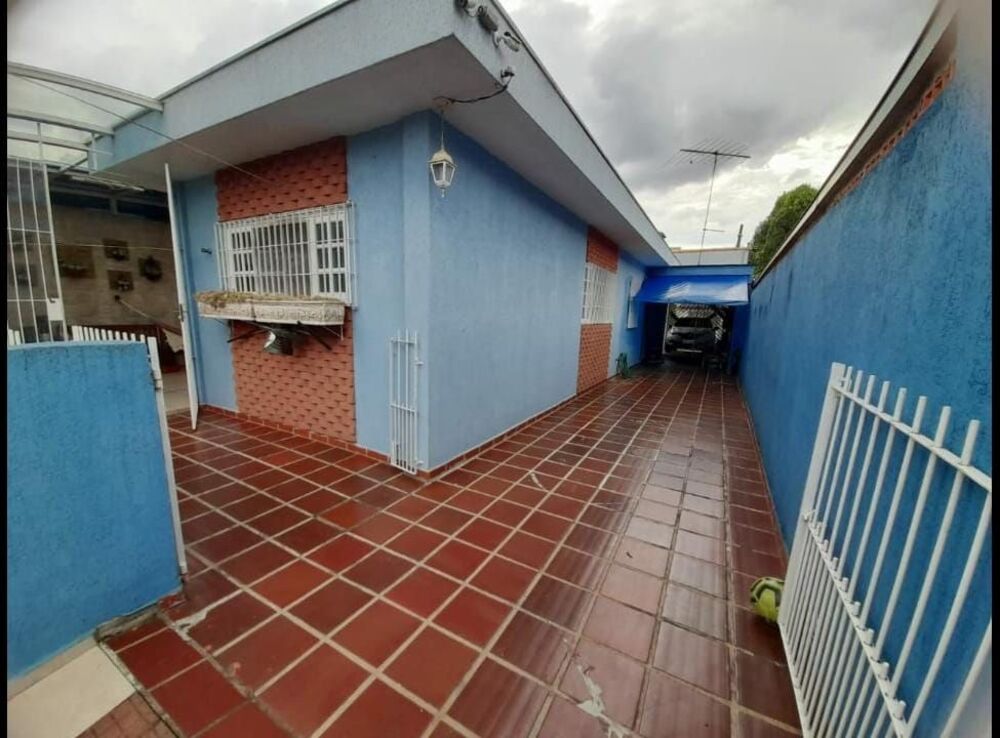 Casa à venda com 3 quartos, 230m² - Foto 2