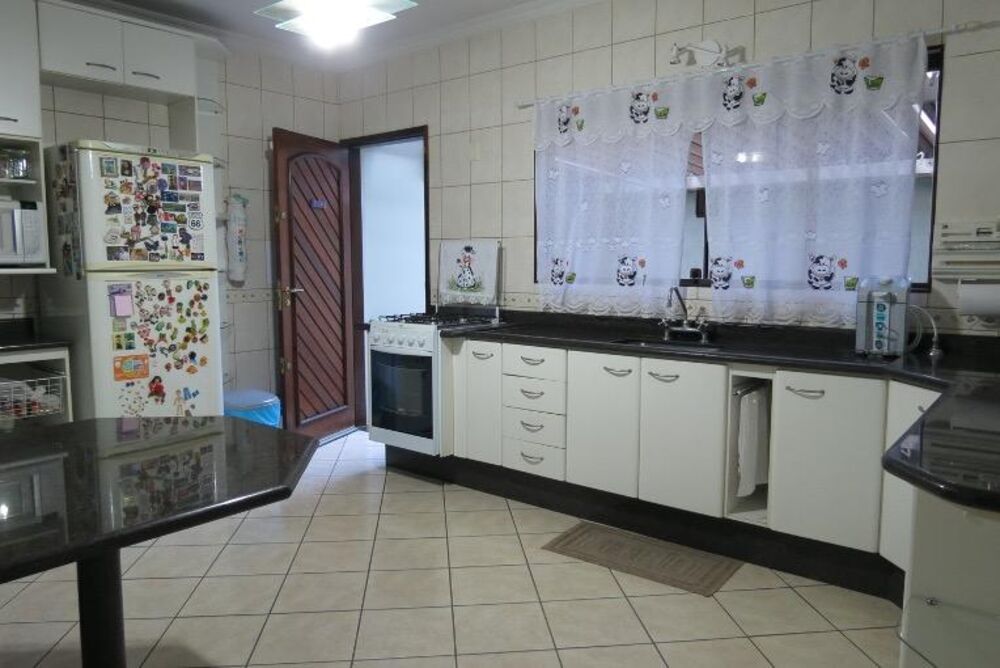 Sobrado, 3 quartos, 234 m² - Foto 2