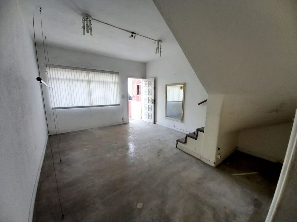 Sobrado à venda com 2 quartos, 181m² - Foto 1