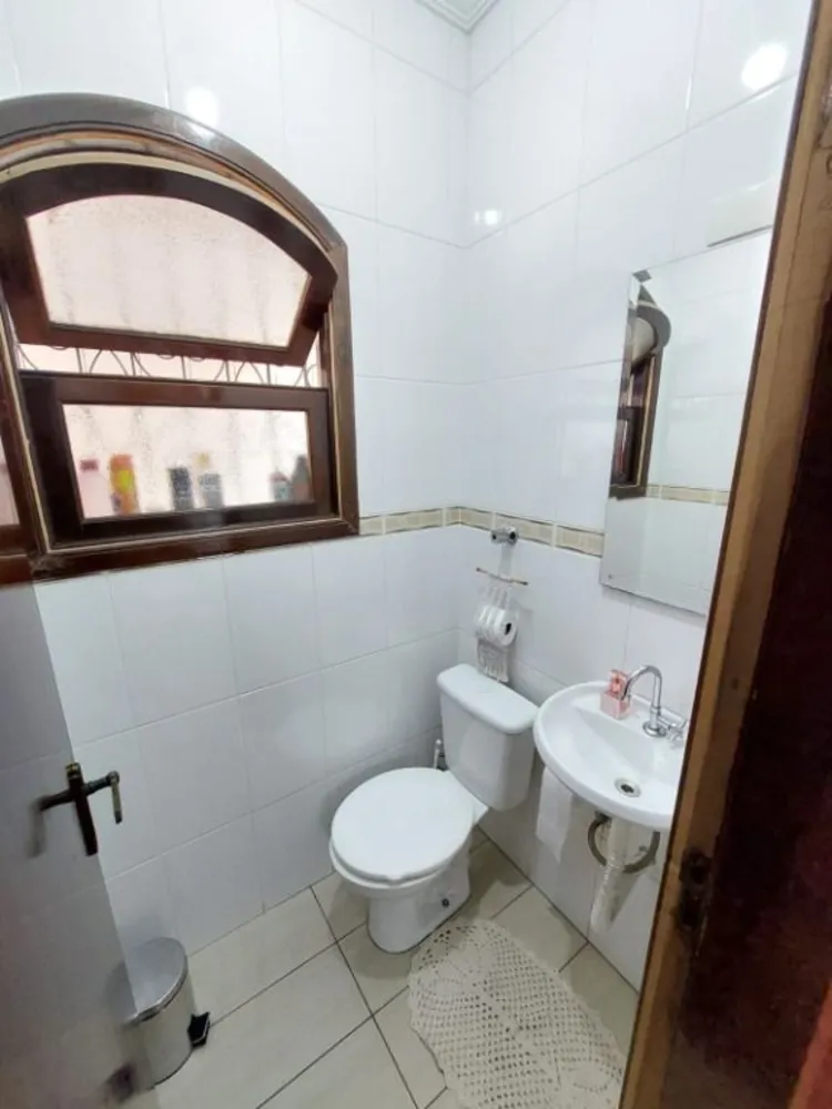 Casa, 3 quartos, 235 m² - Foto 1