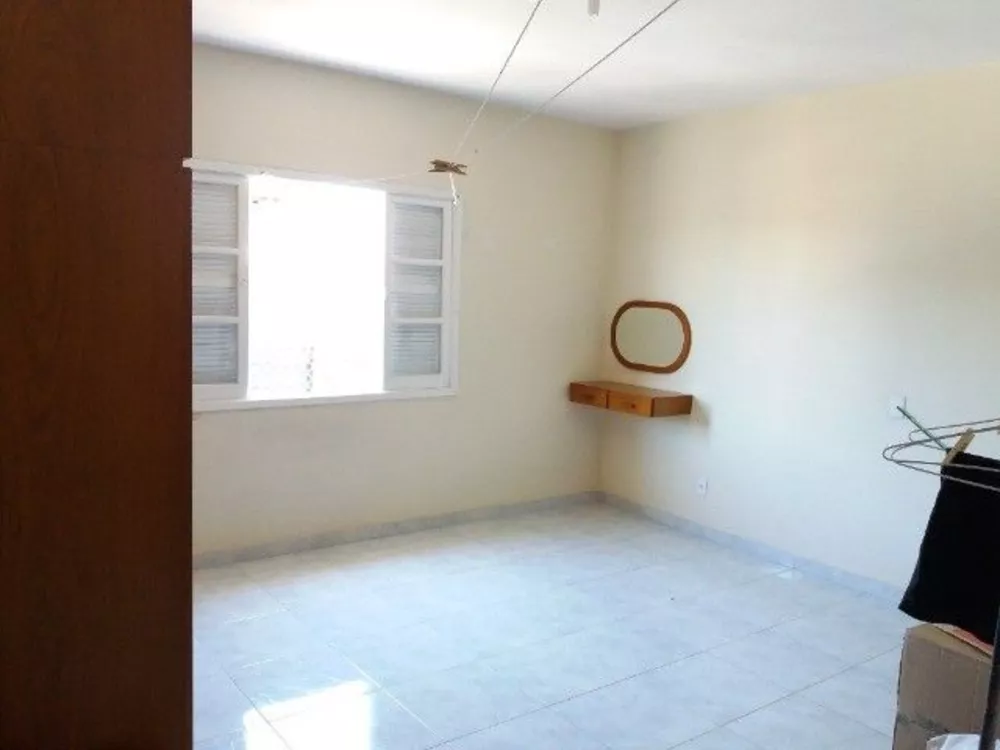 Sobrado à venda com 2 quartos, 150m² - Foto 2