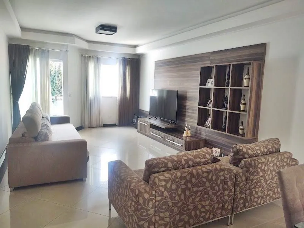 Sobrado, 3 quartos, 250 m² - Foto 1