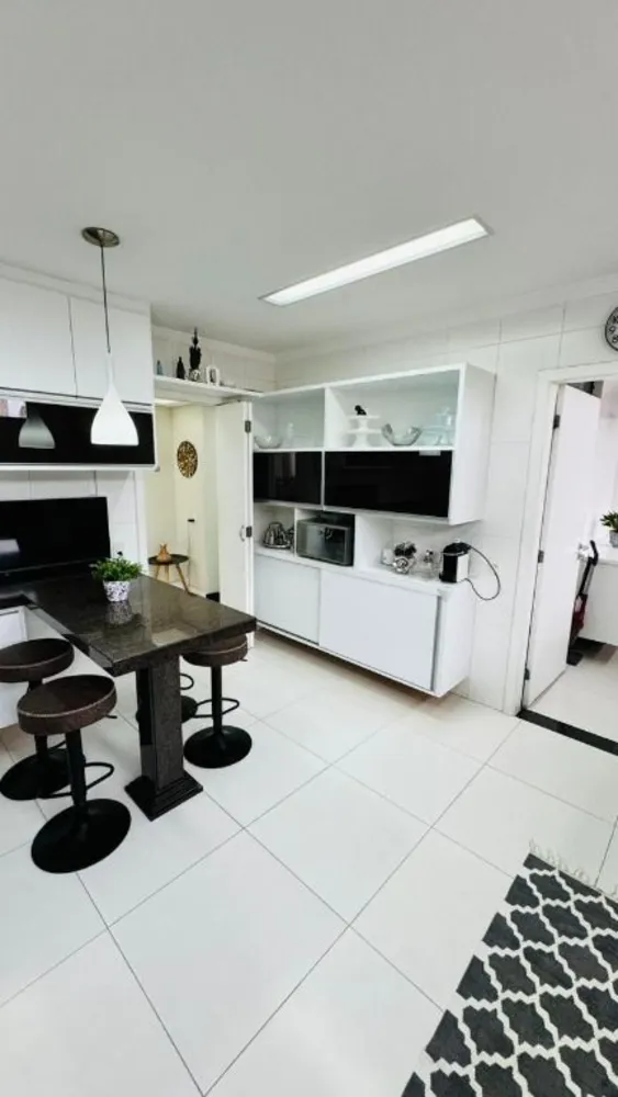 Apartamento, 3 quartos, 158 m² - Foto 2