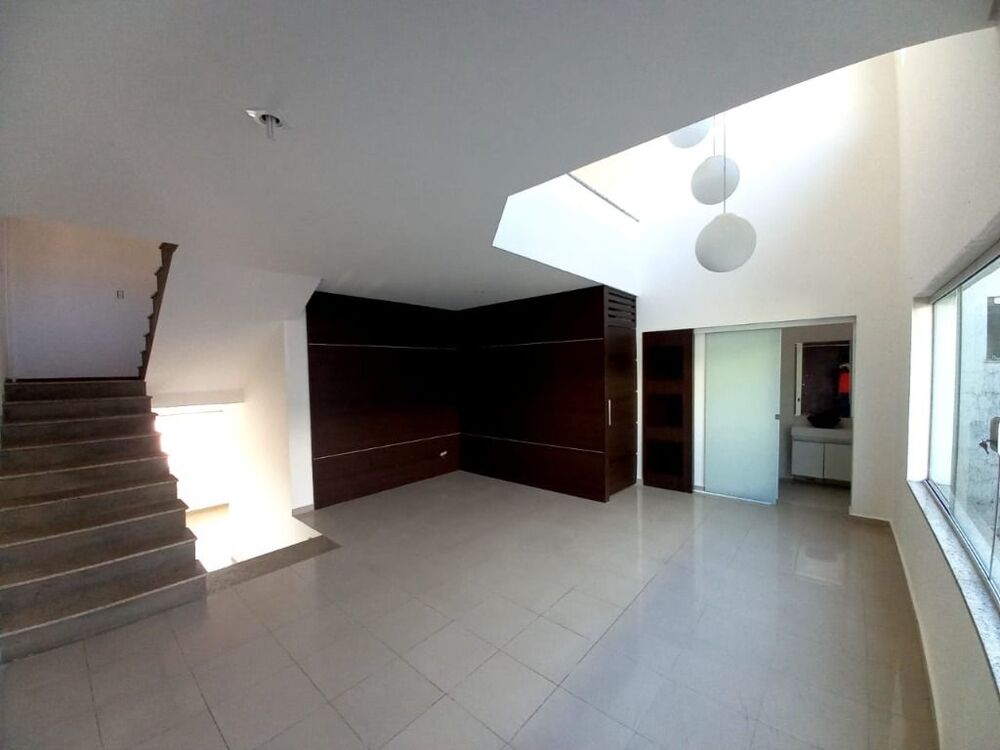 Sobrado, 5 quartos, 333 m² - Foto 1