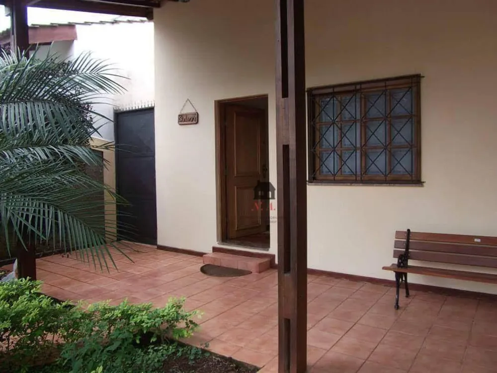 Casa, 4 quartos, 231 m² - Foto 1