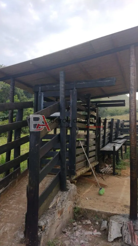 Fazenda, 2 quartos - Foto 13