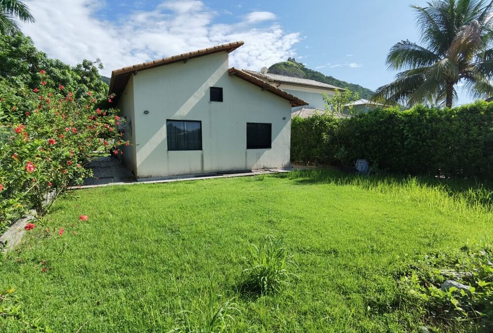 Casa à venda com 3 quartos - Foto 1