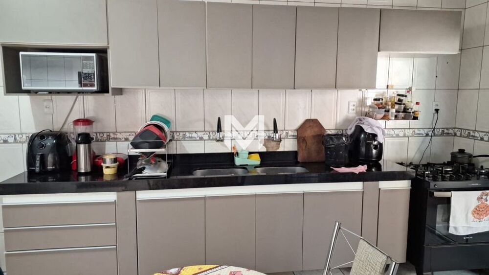 Casa de Condomínio à venda com 4 quartos, 233m² - Foto 8