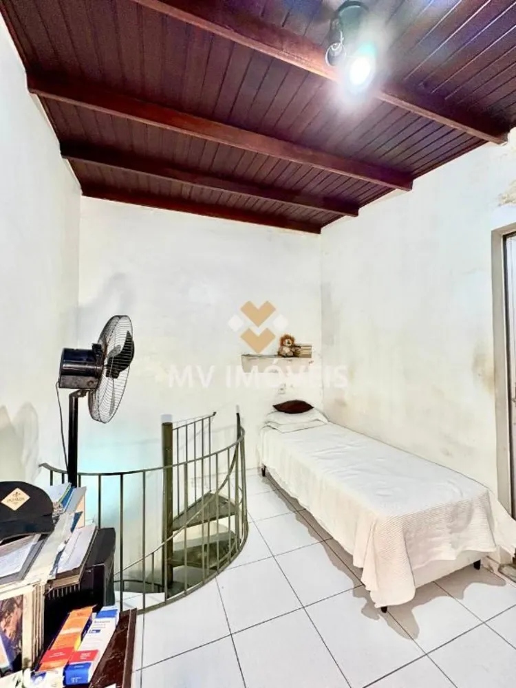 Casa, 4 quartos, 198 m² - Foto 1