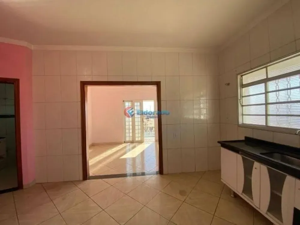 Casa, 1 quarto, 250 m² - Foto 1