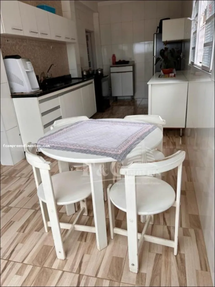 Casa, 3 quartos, 200 m² - Foto 1