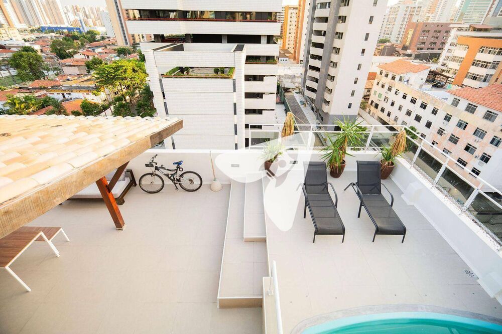 Cobertura à venda com 3 quartos, 250m² - Foto 2