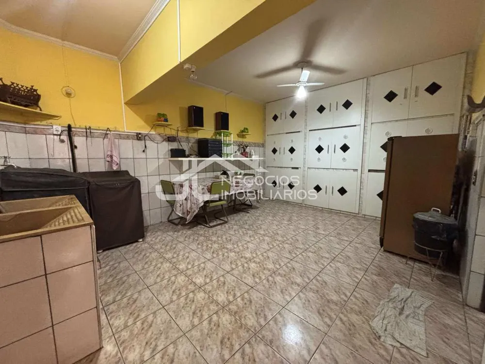 Casa, 3 quartos, 245 m² - Foto 5