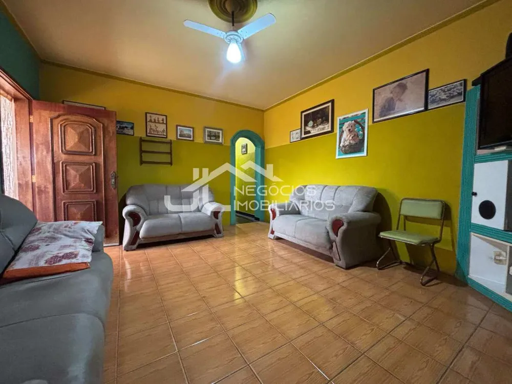 Casa, 3 quartos, 245 m² - Foto 1