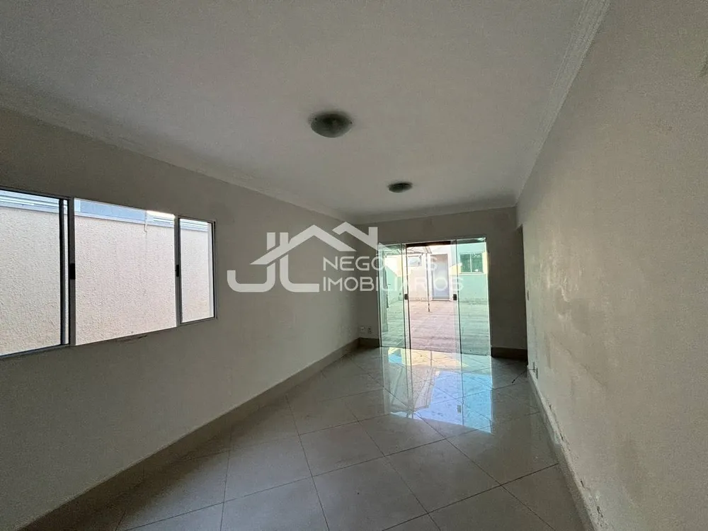 Casa, 3 quartos, 250 m² - Foto 2