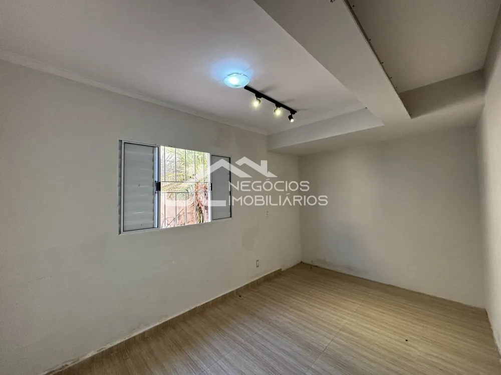 Casa, 3 quartos, 250 m² - Foto 2