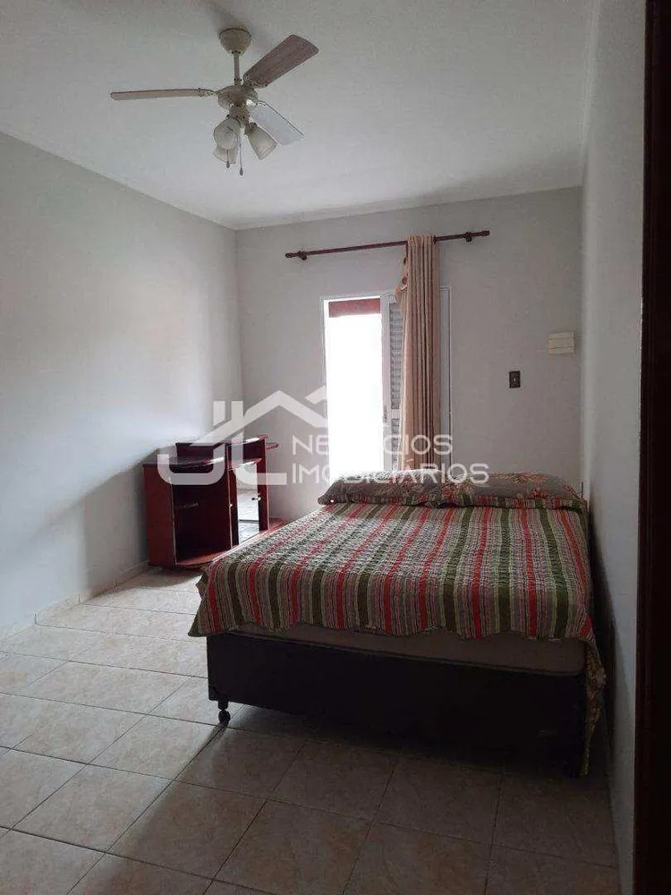 Casa, 3 quartos, 243 m² - Foto 3