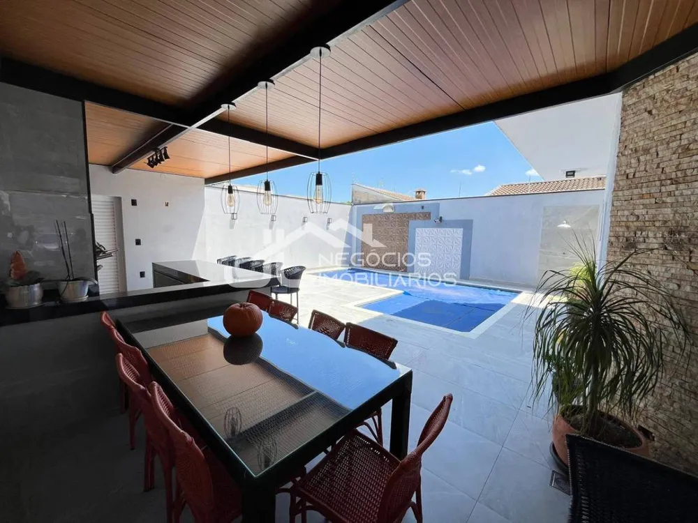 Casa, 4 quartos, 155 m² - Foto 1