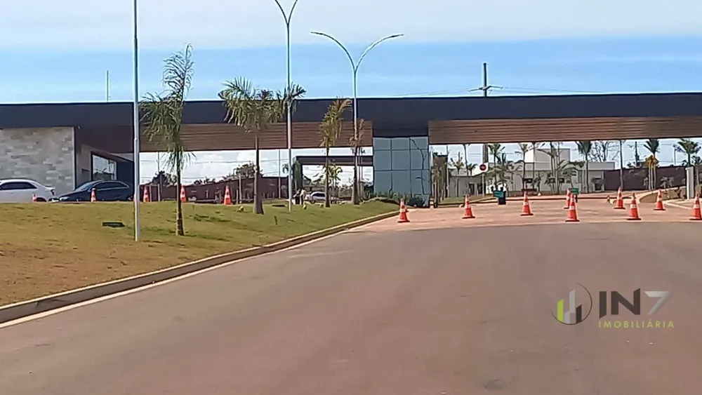 Loteamento e Condomínio, 270 m² - Foto 1