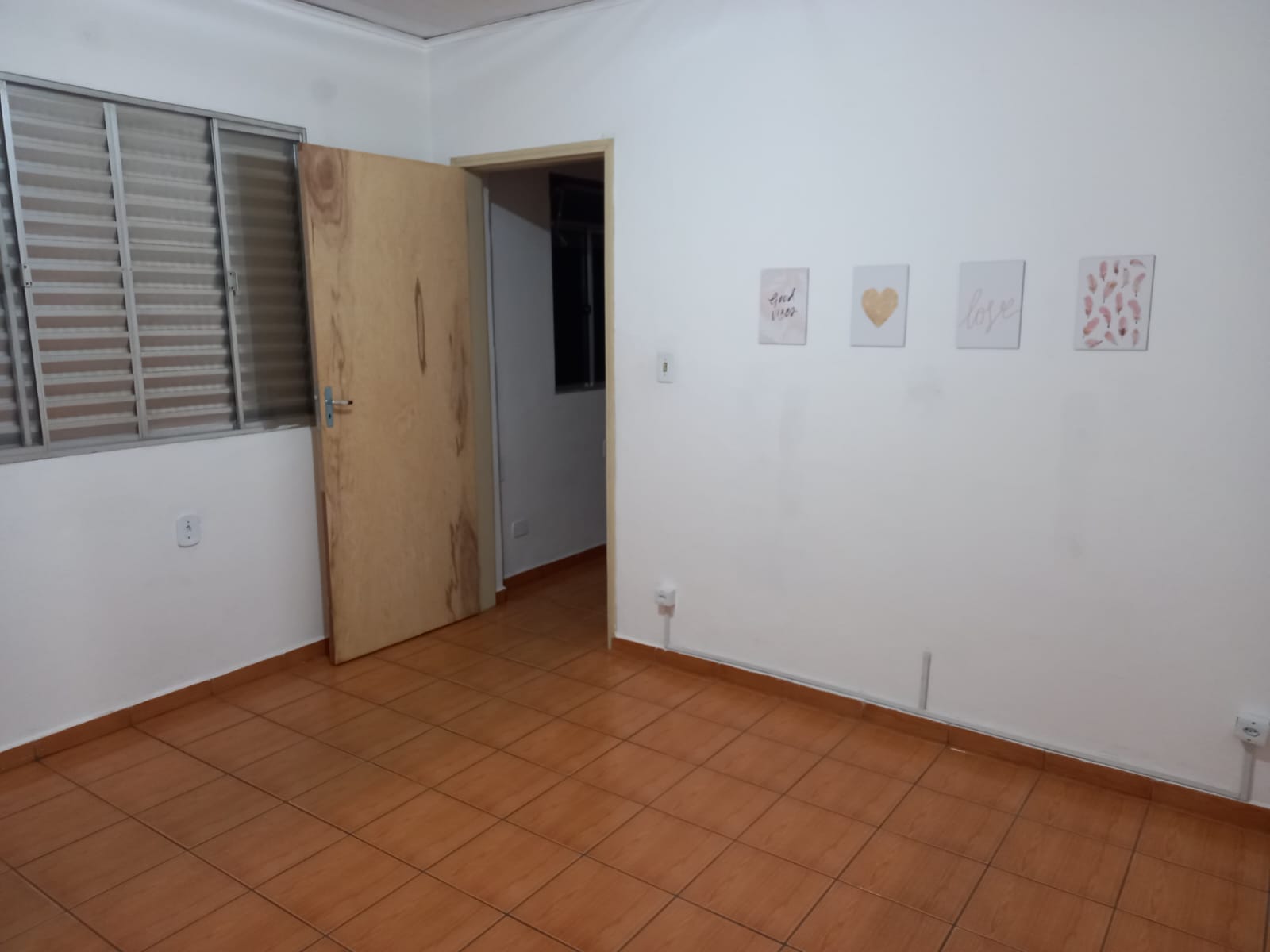 Casa para alugar com 2 quartos, 40m² - Foto 11