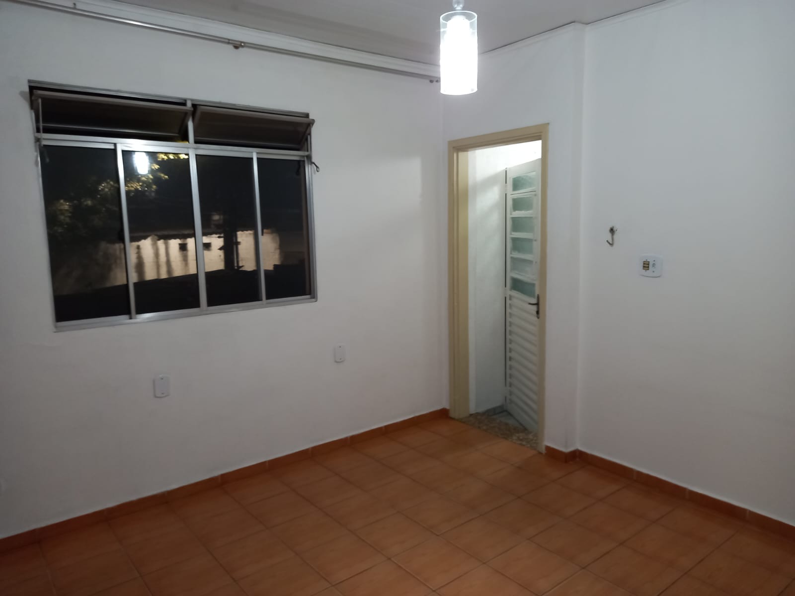 Casa para alugar com 2 quartos, 40m² - Foto 10