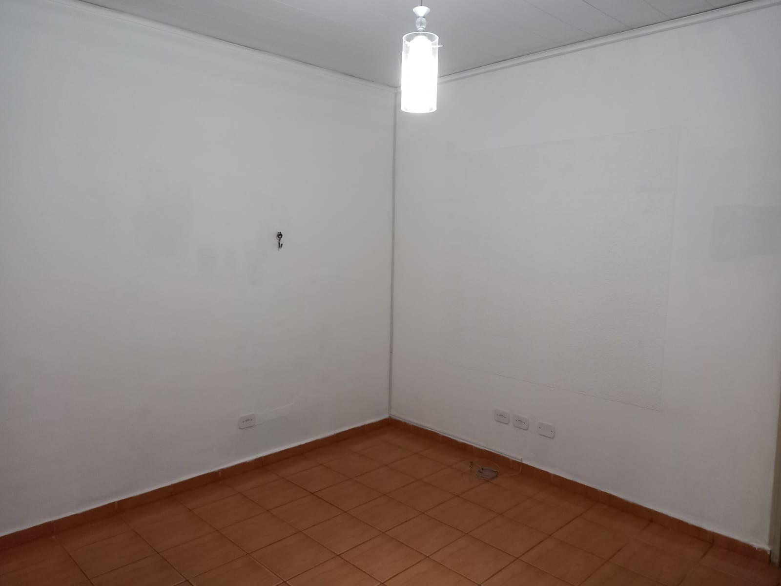 Casa para alugar com 2 quartos, 40m² - Foto 5