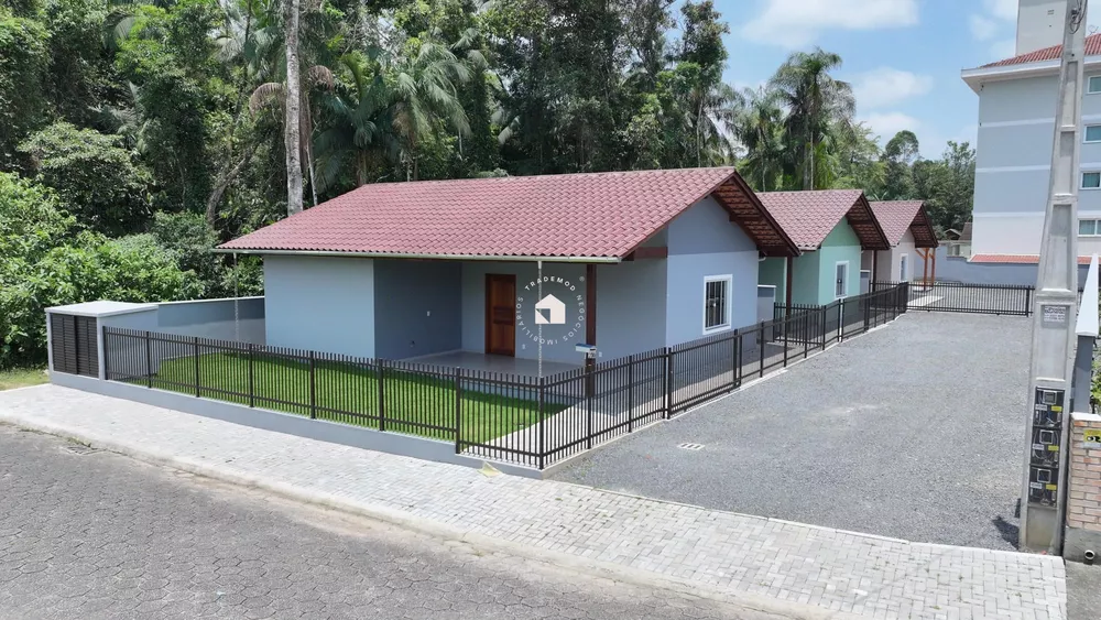 Casa à venda com 2 quartos, 90m² - Foto 1