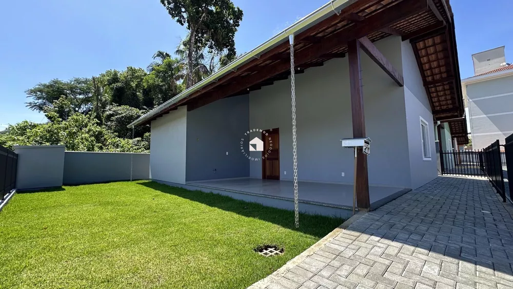 Casa à venda com 2 quartos, 90m² - Foto 3