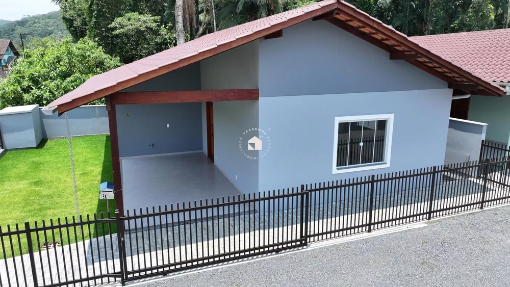 Casa à venda com 2 quartos, 90m² - Foto 2