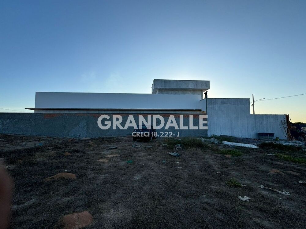 Casa à venda com 3 quartos, 340m² - Foto 2