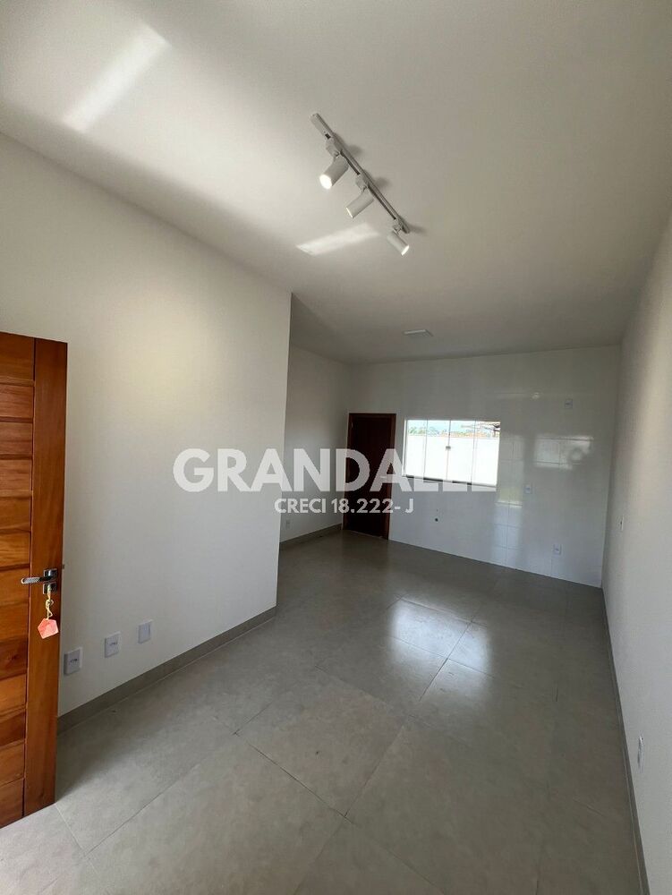 Casa à venda com 2 quartos, 240m² - Foto 3