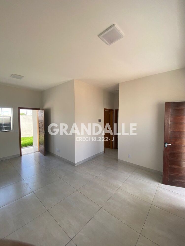 Casa à venda com 2 quartos, 240m² - Foto 2