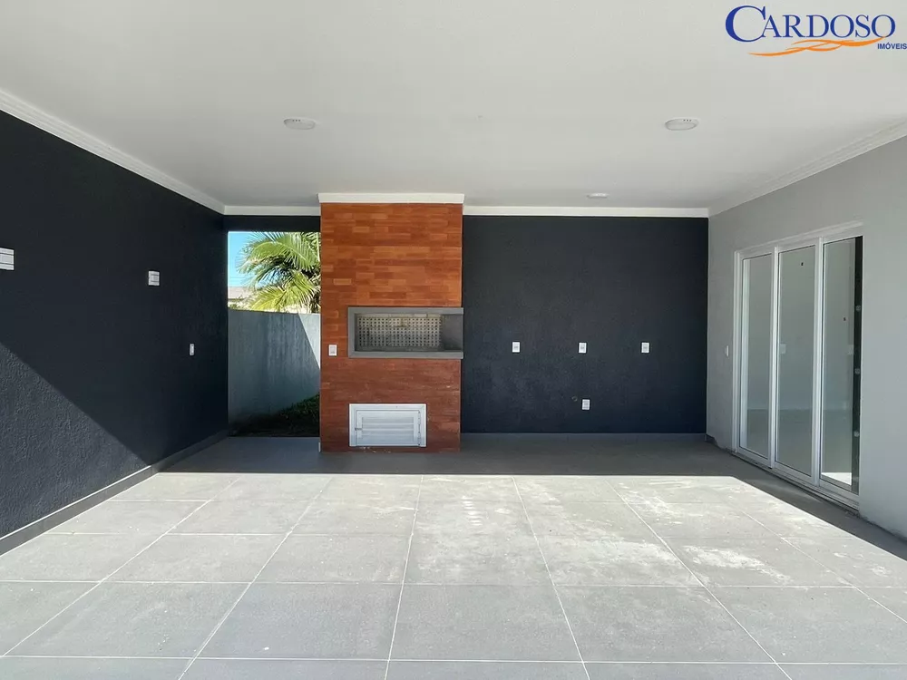 Casa à venda com 3 quartos, 138m² - Foto 2