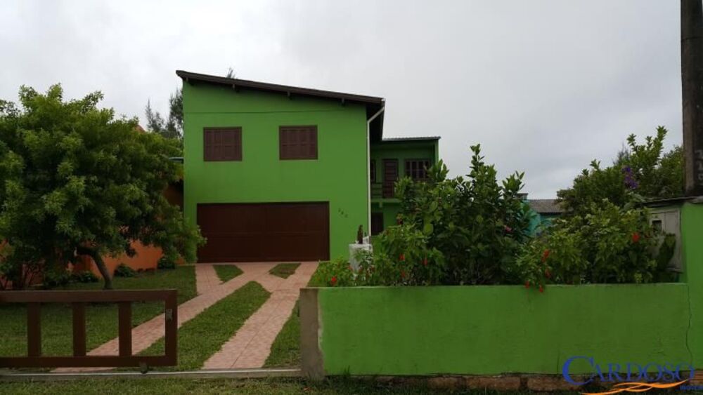 Casa à venda com 6 quartos, 179m² - Foto 2