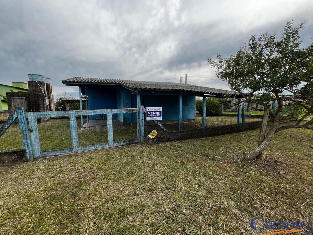 Casa à venda com 2 quartos, 80m² - Foto 1