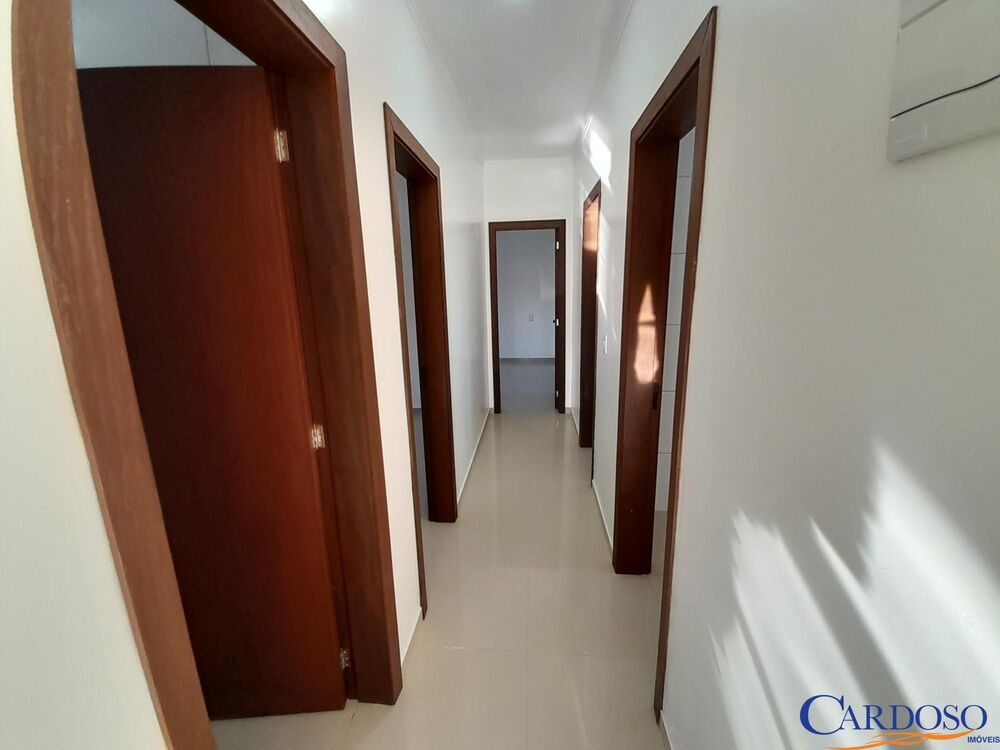 Casa à venda com 3 quartos, 108m² - Foto 4