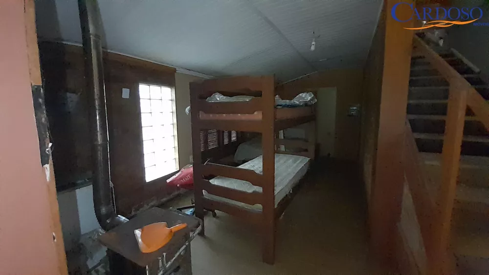 Casa à venda com 3 quartos, 60m² - Foto 7