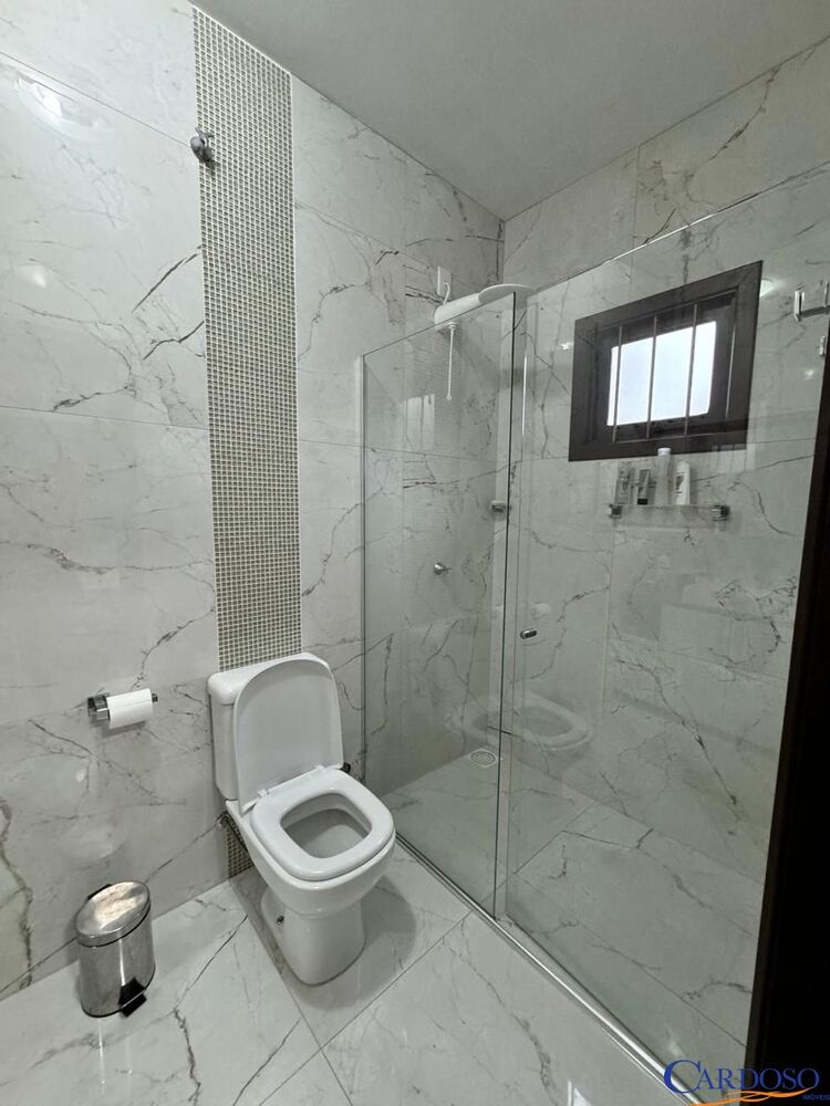 Casa à venda com 4 quartos, 135m² - Foto 4