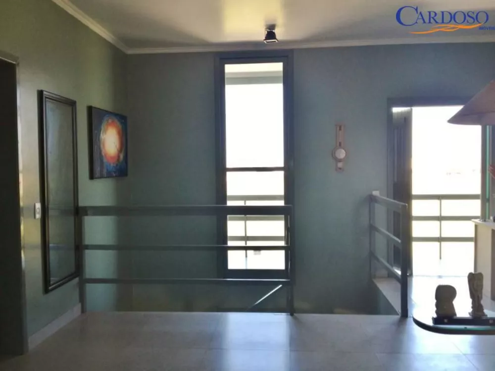 Casa à venda com 3 quartos, 288m² - Foto 4