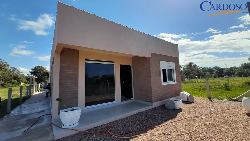 Casa à venda com 3 quartos, 110m² - Foto 2