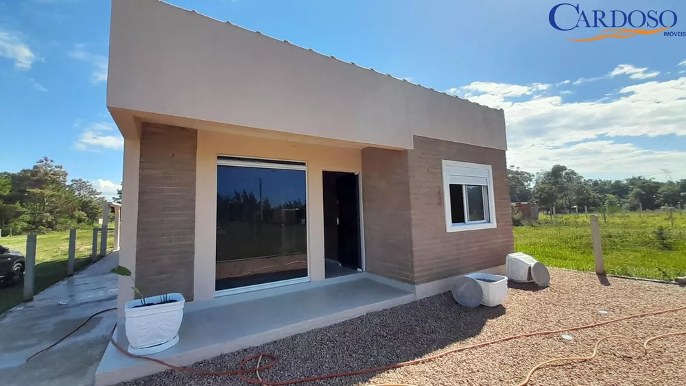 Casa à venda com 3 quartos, 110m² - Foto 1