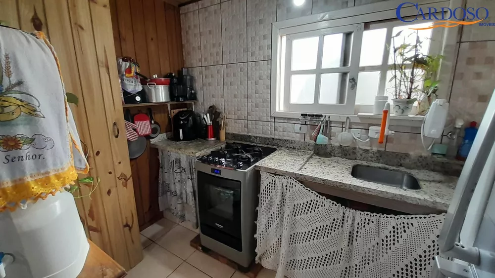 Casa à venda com 2 quartos, 80m² - Foto 3