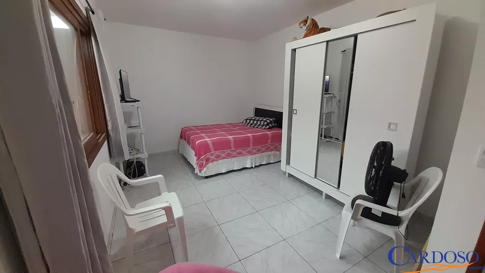 Casa, 4 quartos, 210 m² - Foto 1