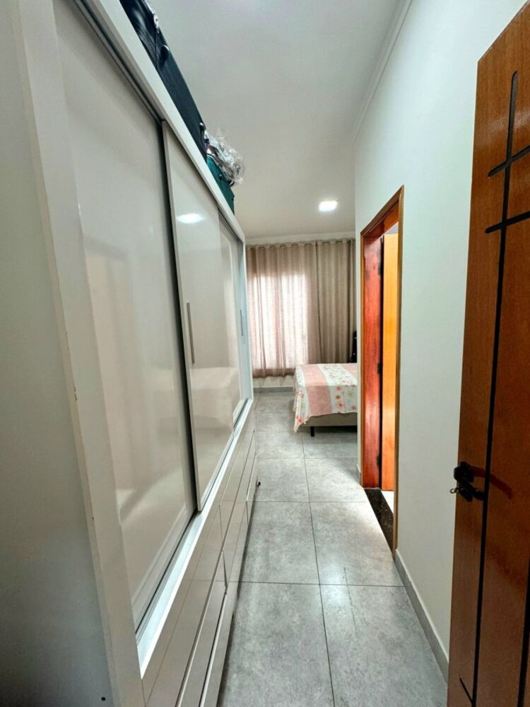 Casa à venda com 2 quartos, 150m² - Foto 4