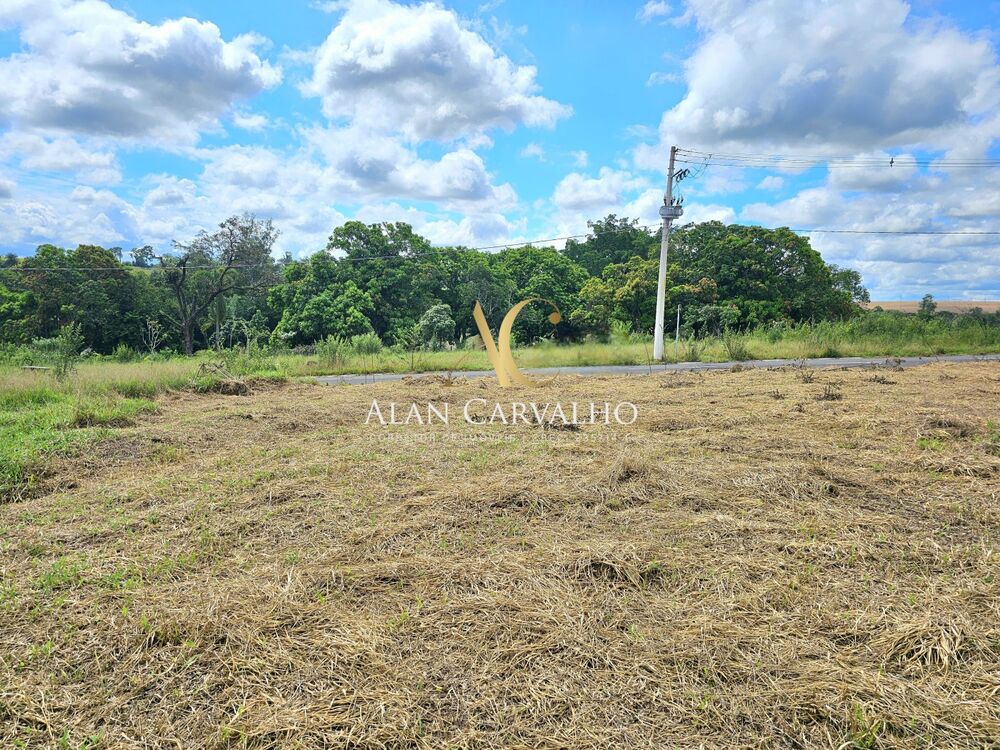 Terreno à venda, 200m² - Foto 1