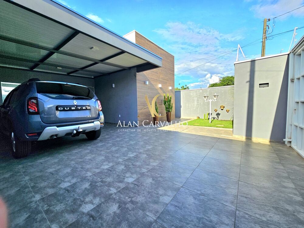 Casa à venda com 3 quartos, 300m² - Foto 1