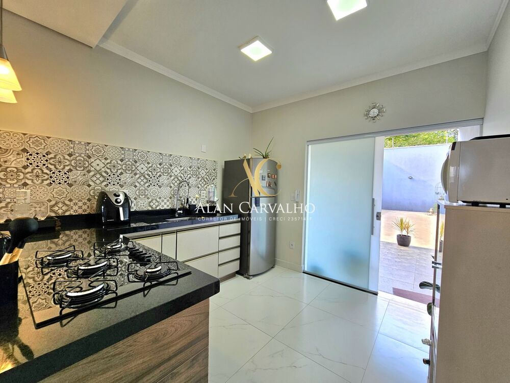 Casa à venda com 3 quartos, 300m² - Foto 8